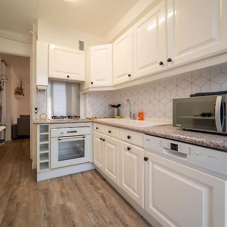 Fully Equipped Apartment Balcony Sleeps 7 Wifi Марсель Экстерьер фото