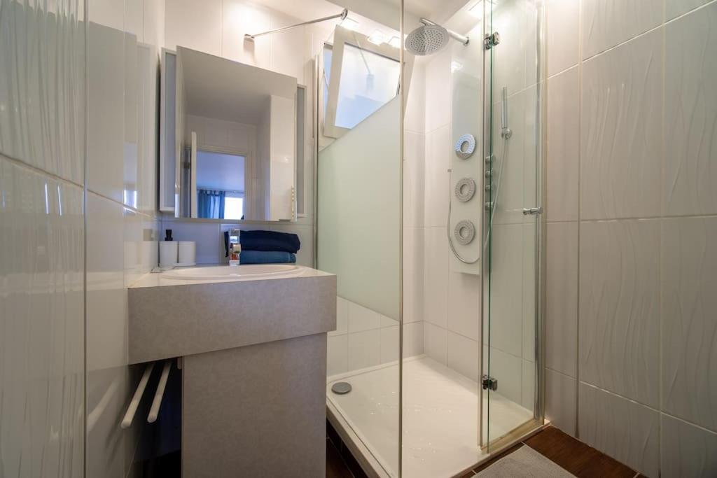 Fully Equipped Apartment Balcony Sleeps 7 Wifi Марсель Экстерьер фото